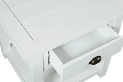 Artisans End Table In Oak