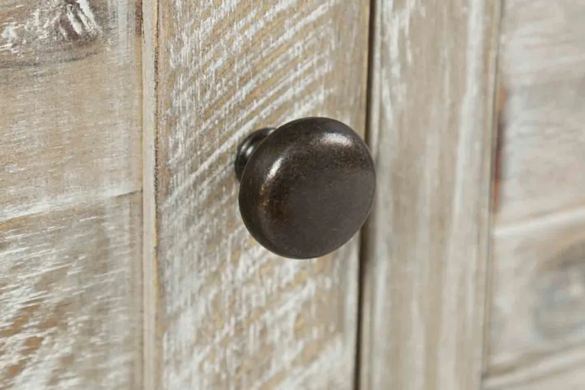 Artisans Media Console In Oak, 50 Inch