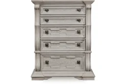 Bruchandi Chest In Antique White