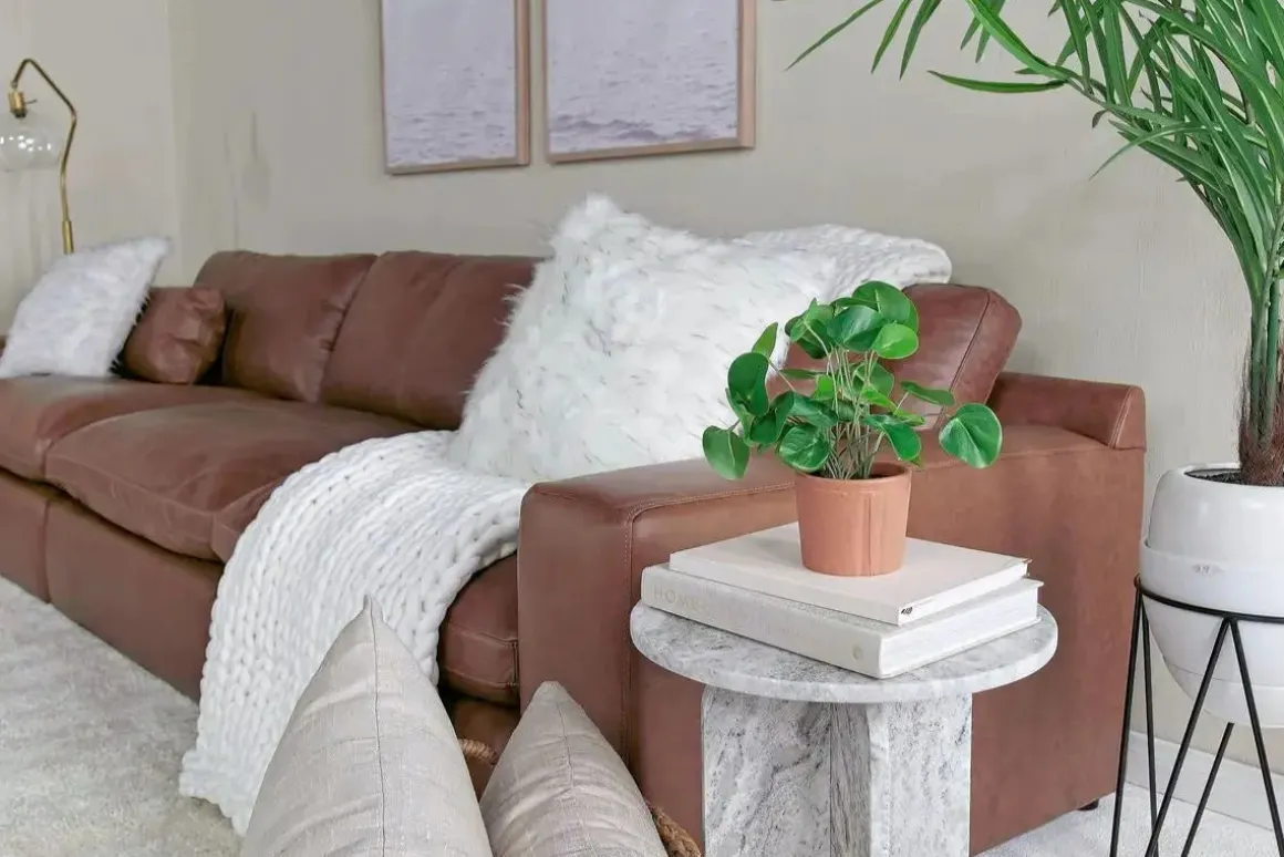 Emillia Sofa In Caramel