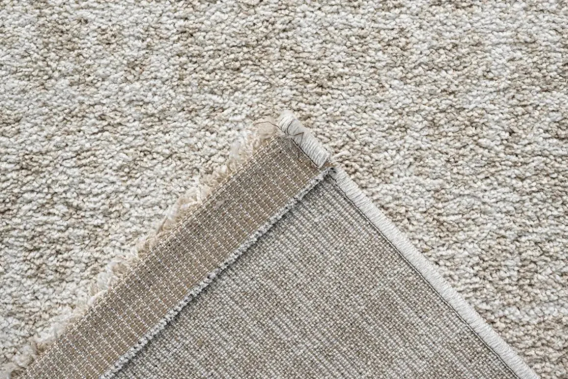 Granada Monte Rug In Ivory/Beige, 5’ X 8’