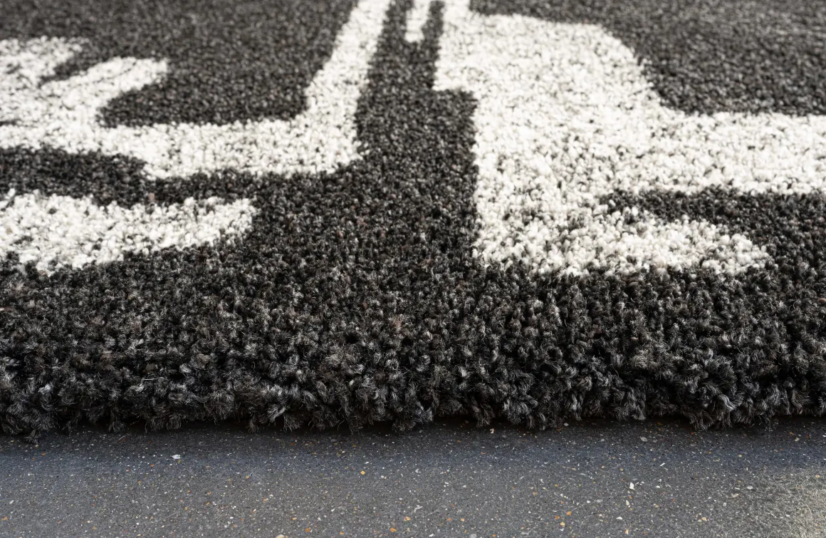 Granada Prado Rug In Black, 5’ X 7’