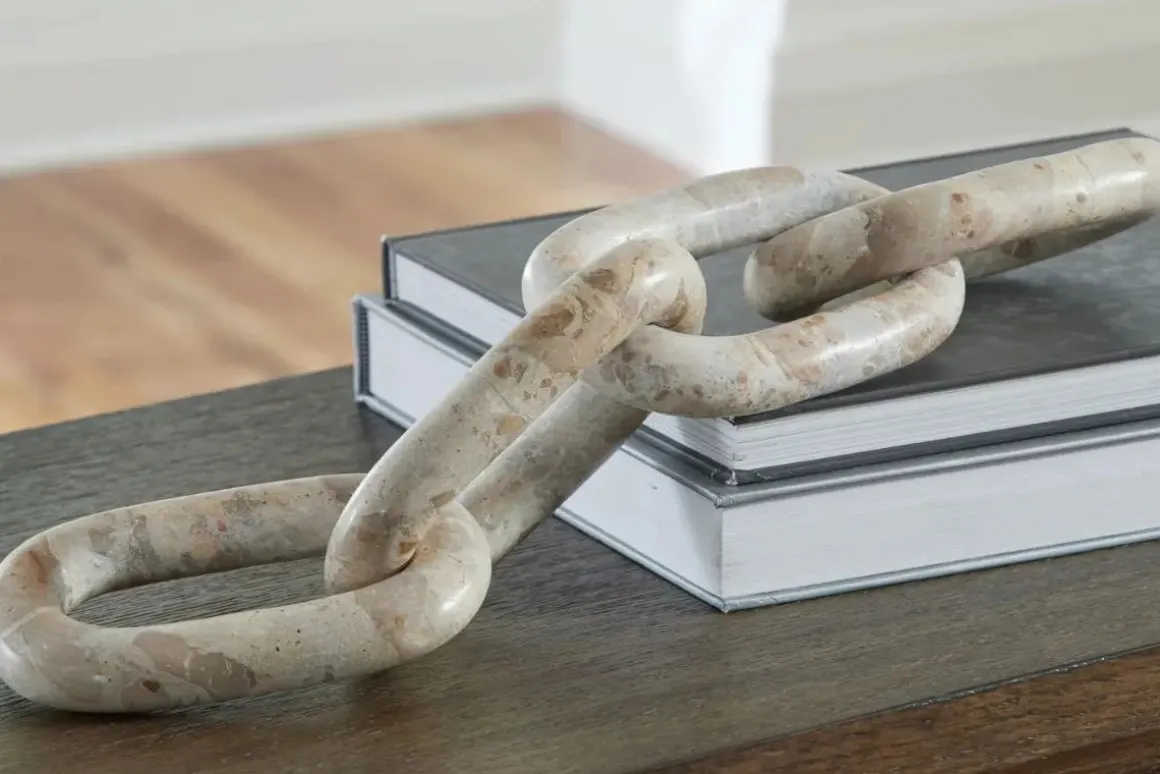 Kenport Sculpture In Light Beige