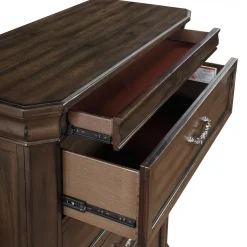 Lyndhurst Chest In Walnut
