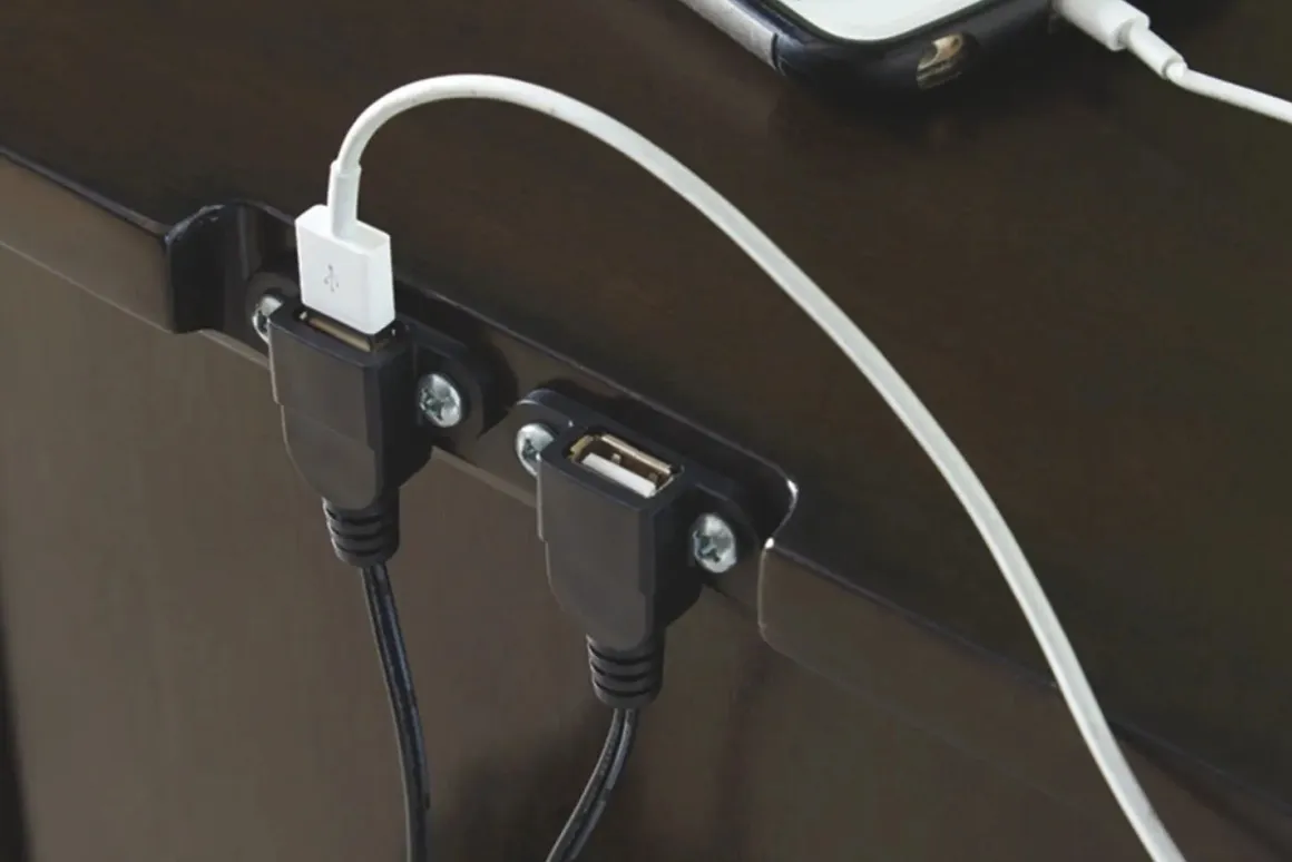 Marnville Accent Table W/ Usb Charger In Espresso